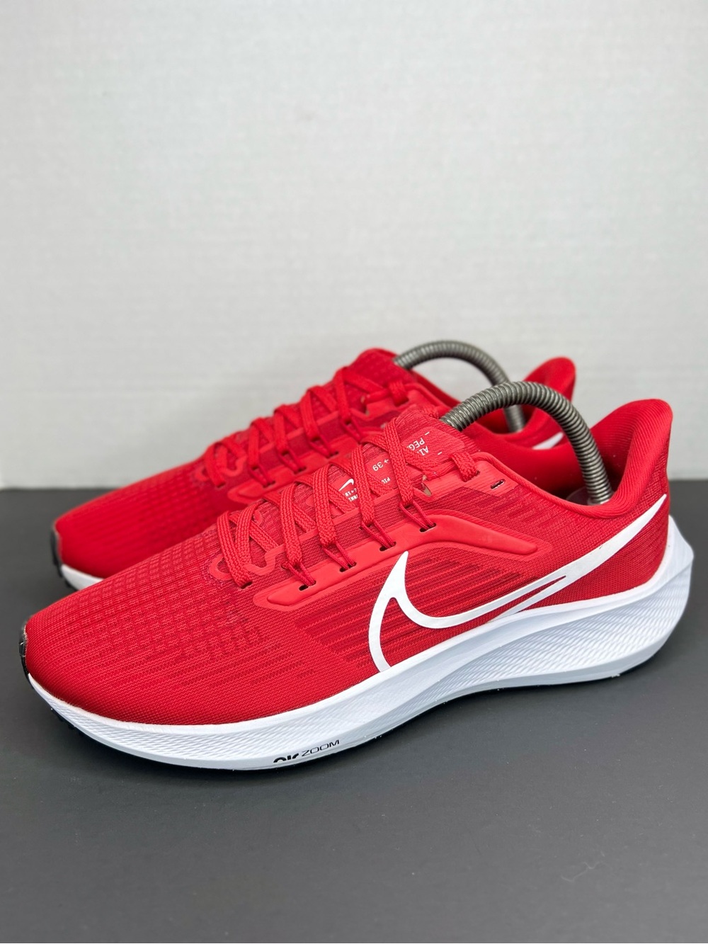 Nike Air Zoom Pegasus 39 Womens Sneakers Size 8.5M Varsity Red Superb Clean! LN